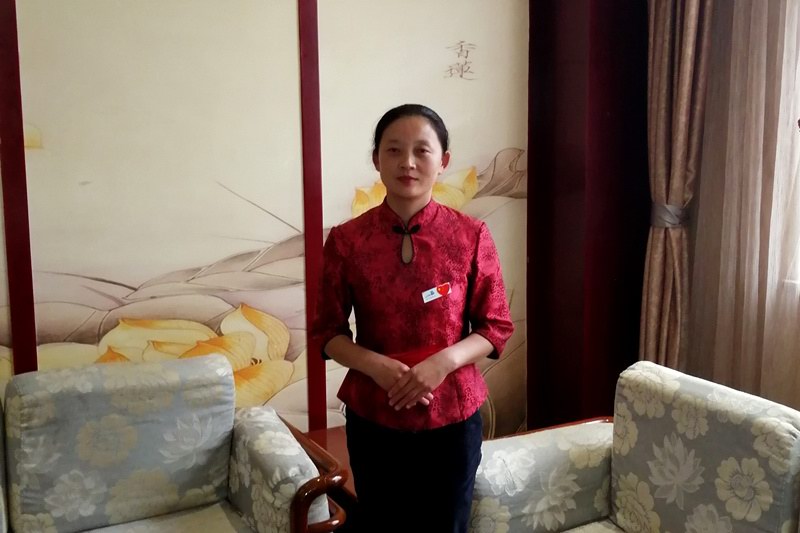 致敬，我親愛(ài)的同事——記迪尼斯伊川店客房員工陳華麗